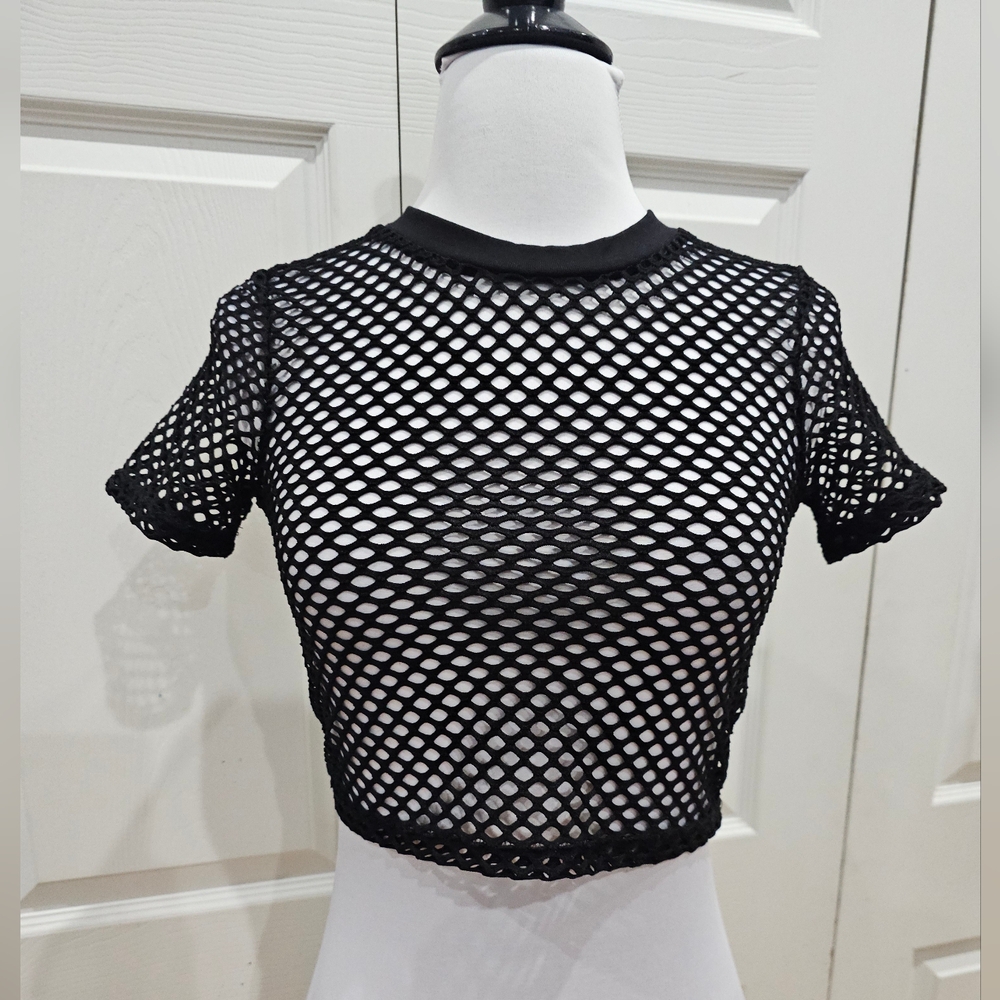 Dolls Kill Punk Goth Black Large Fishnet Cropped Top M NWT - Picture 7 of 8
